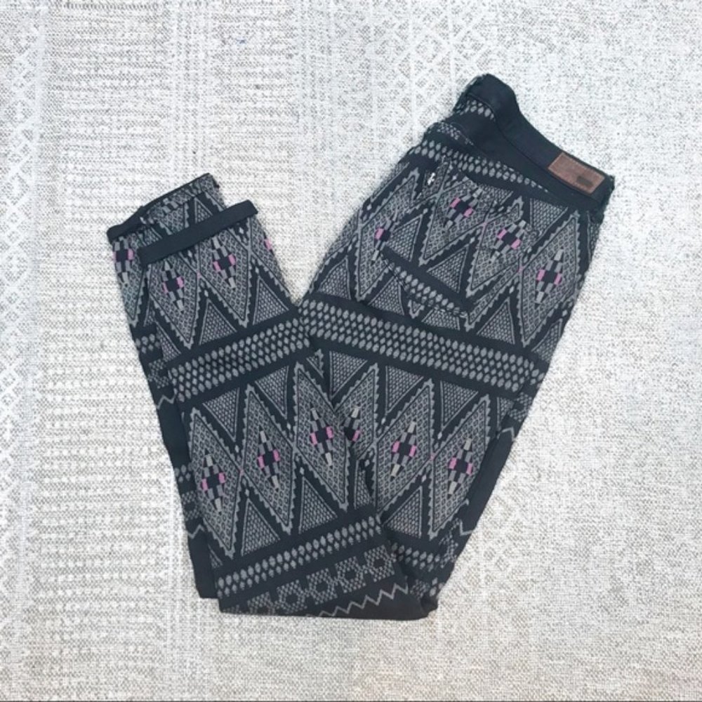 Levi's women's skinny jean size 32 legging printed